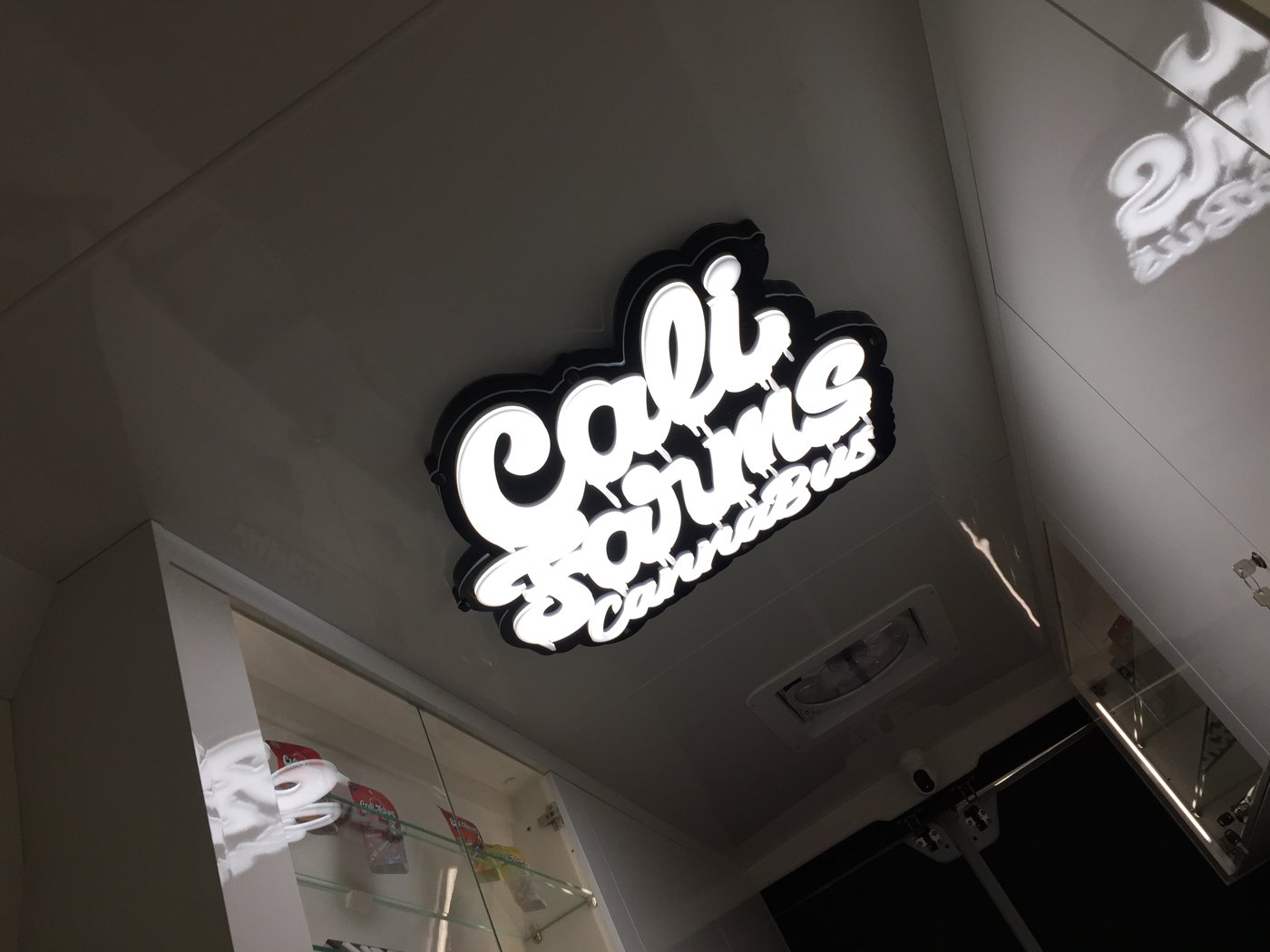 Světelné logo Califarms We.TEC